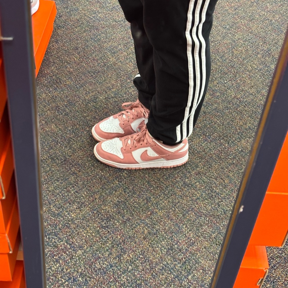 Pink Nike’s